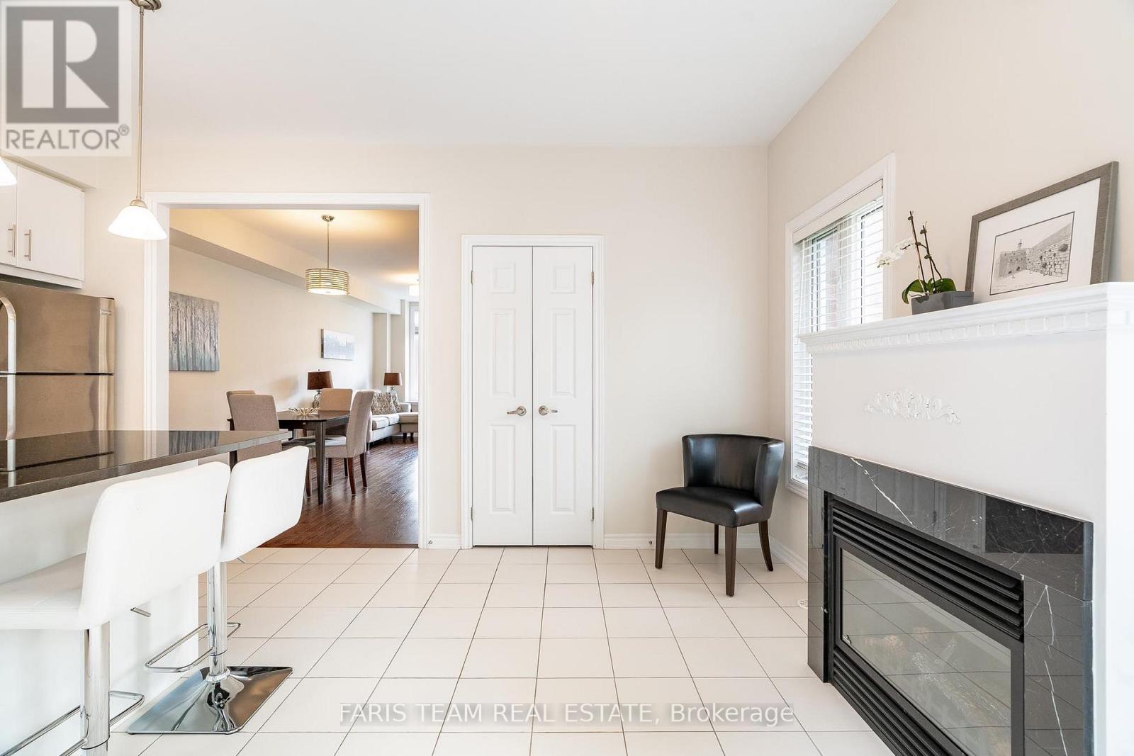 224 Appleton Court, Newmarket (Central Newmarket), Ontario  L3Y 0B8 - Photo 10 - N12216086
