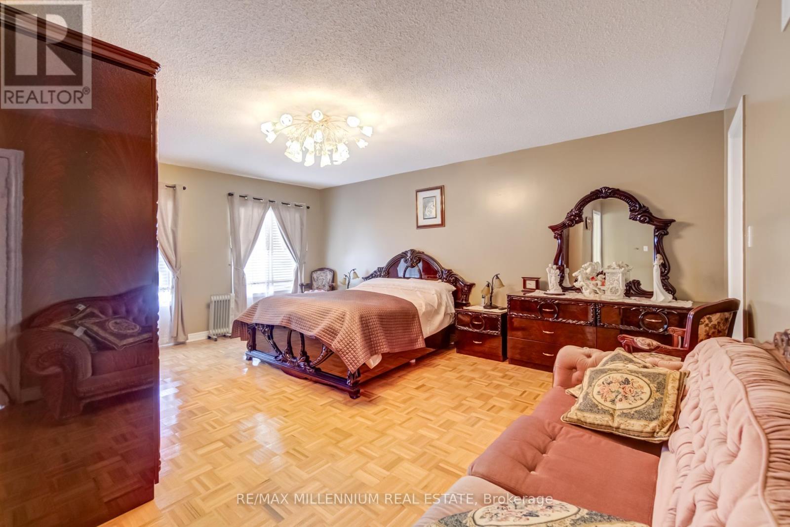 76 Vellore Avenue, Vaughan (Vellore Village), Ontario  L4H 2W7 - Photo 24 - N12216070