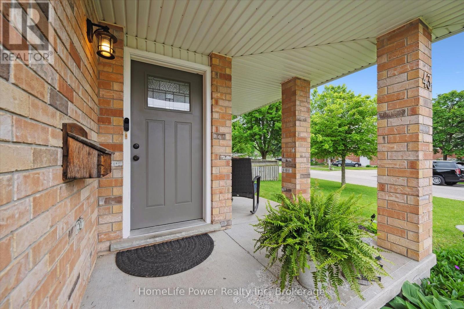 43 Hill Trail, Guelph (Grange Road), Ontario  N1E 7C5 - Photo 5 - X12215878