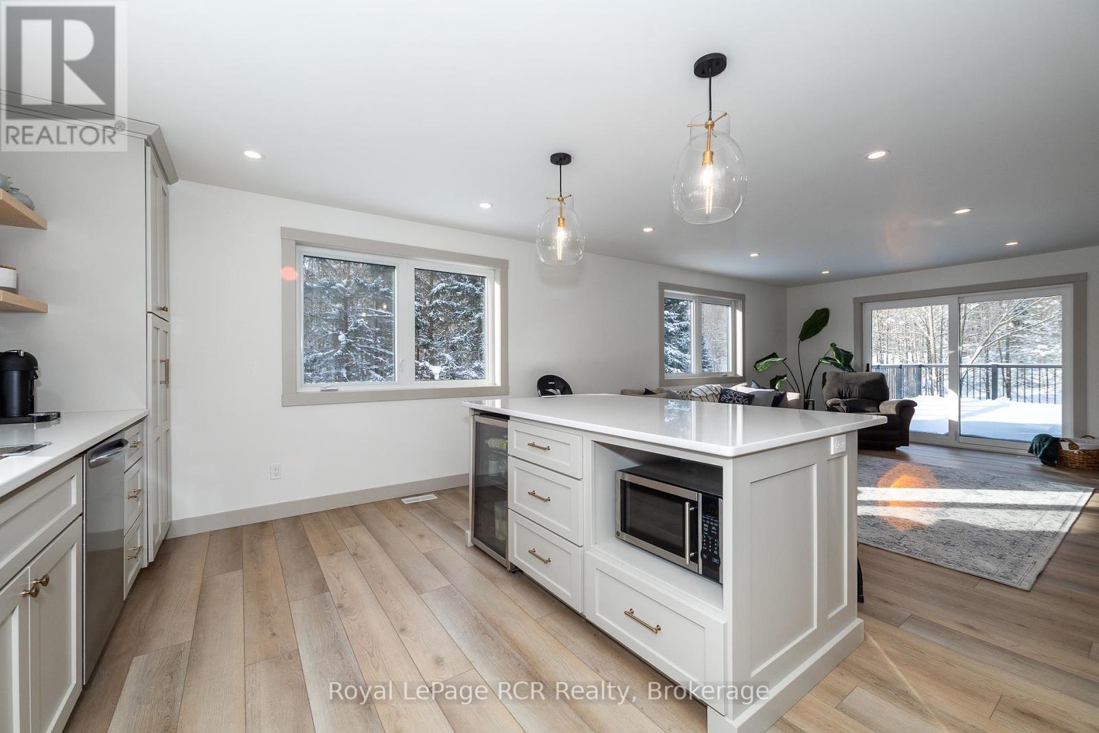 126 West Street, Georgian Bluffs, Ontario  N4K 5N7 - Photo 9 - X12215955
