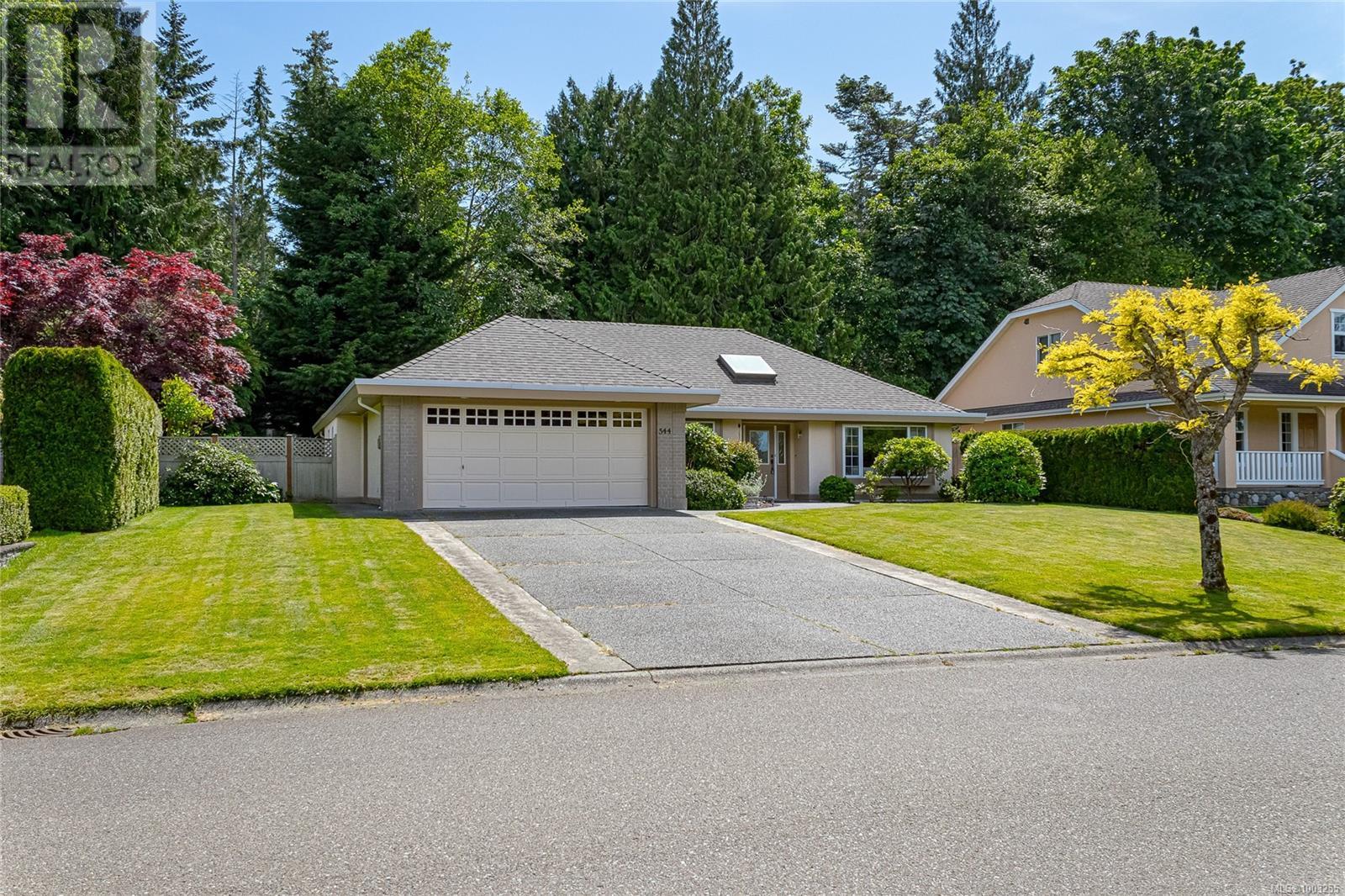 544 Willow Rd, Qualicum Beach, British Columbia