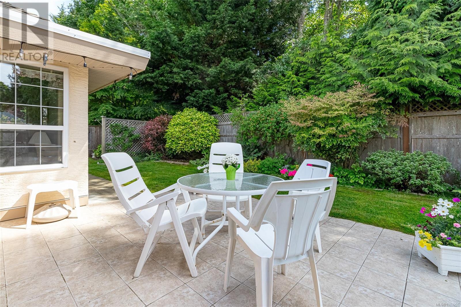 544 Willow Rd, Qualicum Beach, British Columbia  V9K 1K8 - Photo 8 - 1003255