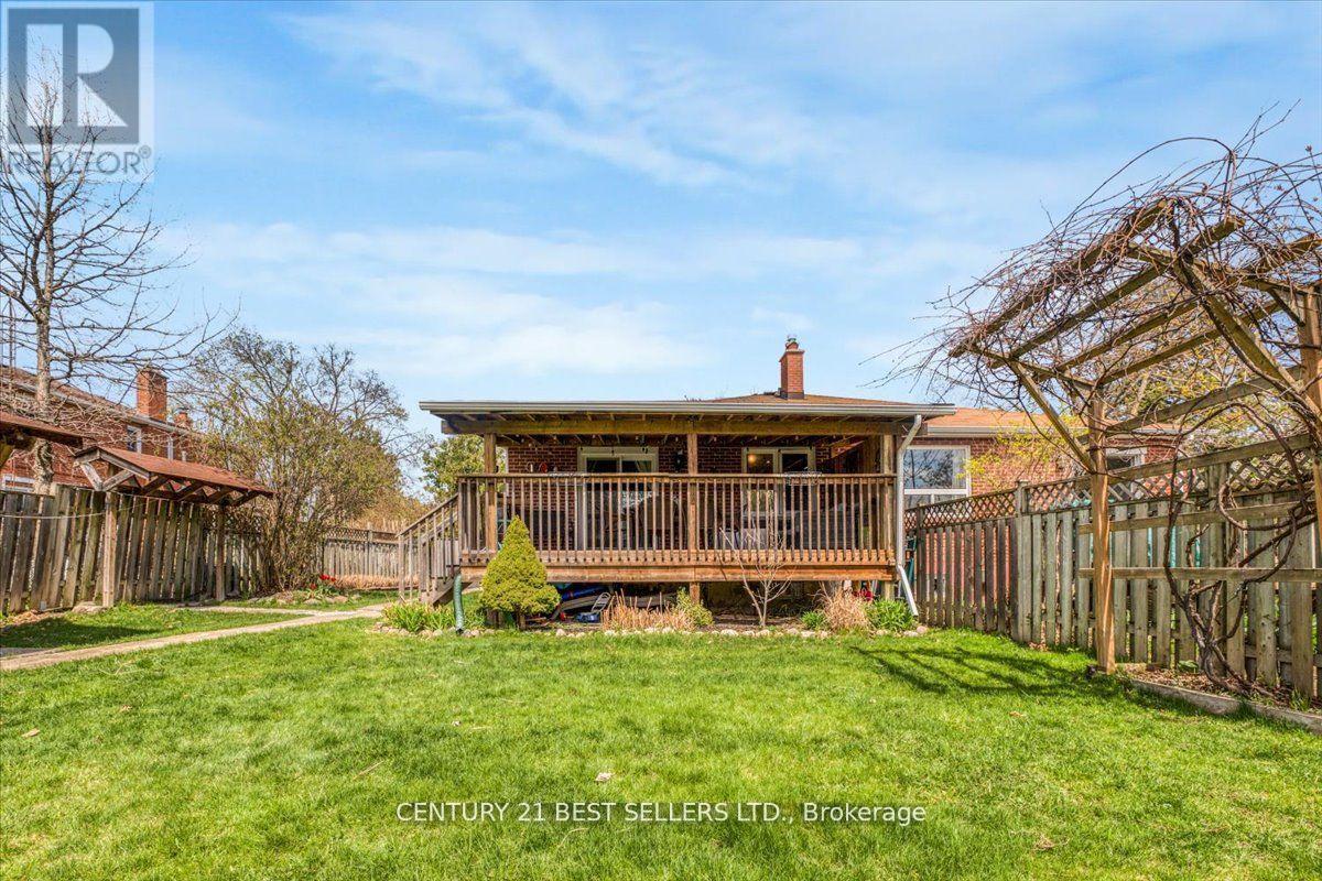 240 Elka Drive, Richmond Hill (Crosby), Ontario  L4C 3A3 - Photo 22 - N12216078