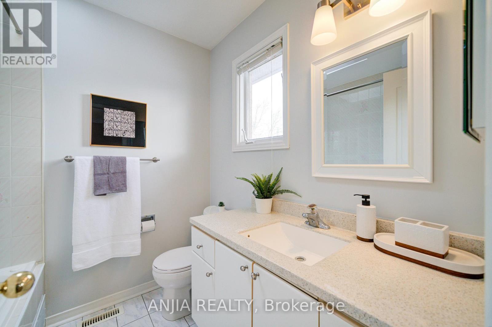 117 Redondo Drive, Vaughan (Beverley Glen), Ontario  L4J 7S6 - Photo 25 - N12216116