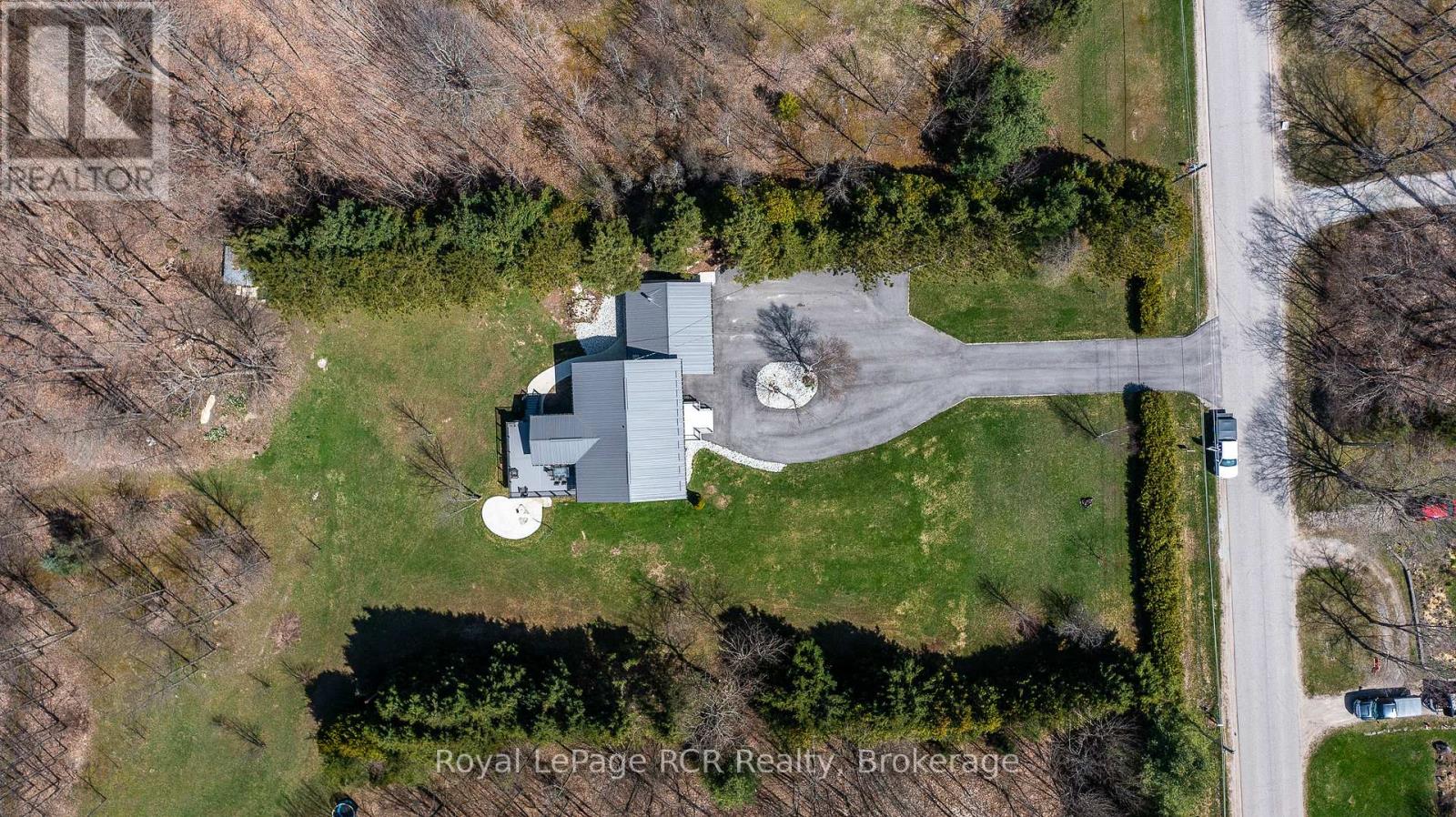 126 West Street, Georgian Bluffs, Ontario  N4K 5N7 - Photo 9 - X12215967