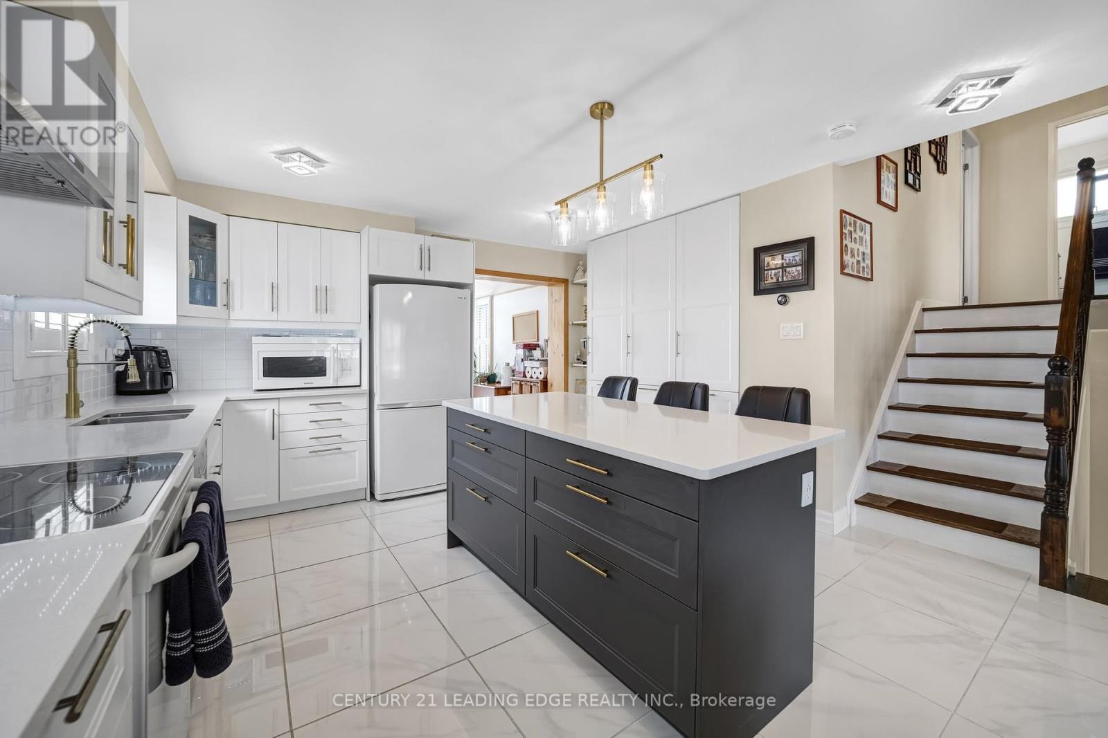 12 Mckeown Street, New Tecumseth (Beeton), Ontario  L0G 1A0 - Photo 10 - N12216047