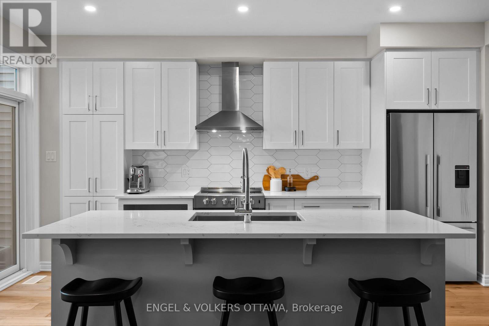 523 Manhattan Court, Russell, Ontario  K4R 0G1 - Photo 11 - X12215981