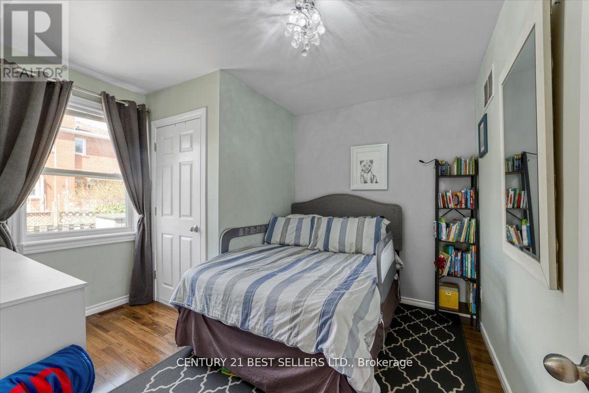 240 Elka Drive, Richmond Hill (Crosby), Ontario  L4C 3A3 - Photo 10 - N12216078
