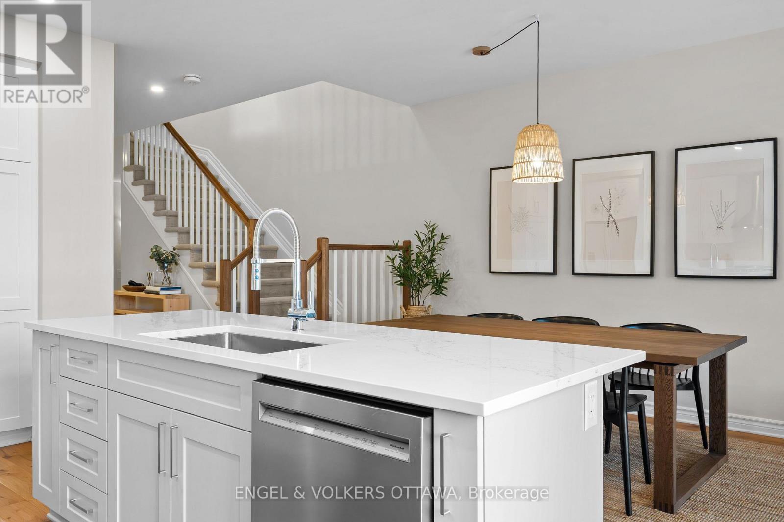 523 Manhattan Court, Russell, Ontario  K4R 0G1 - Photo 16 - X12215981
