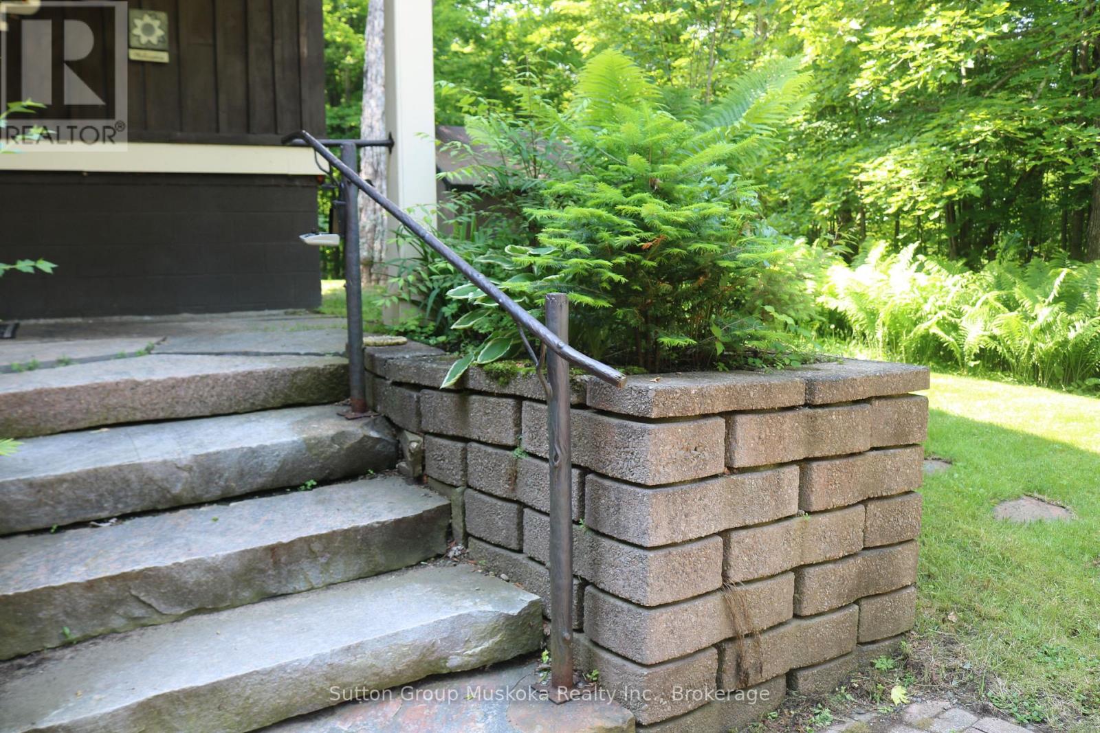 2360 60 Highway, Lake Of Bays (Franklin), Ontario  P1H 2E5 - Photo 4 - X12215869