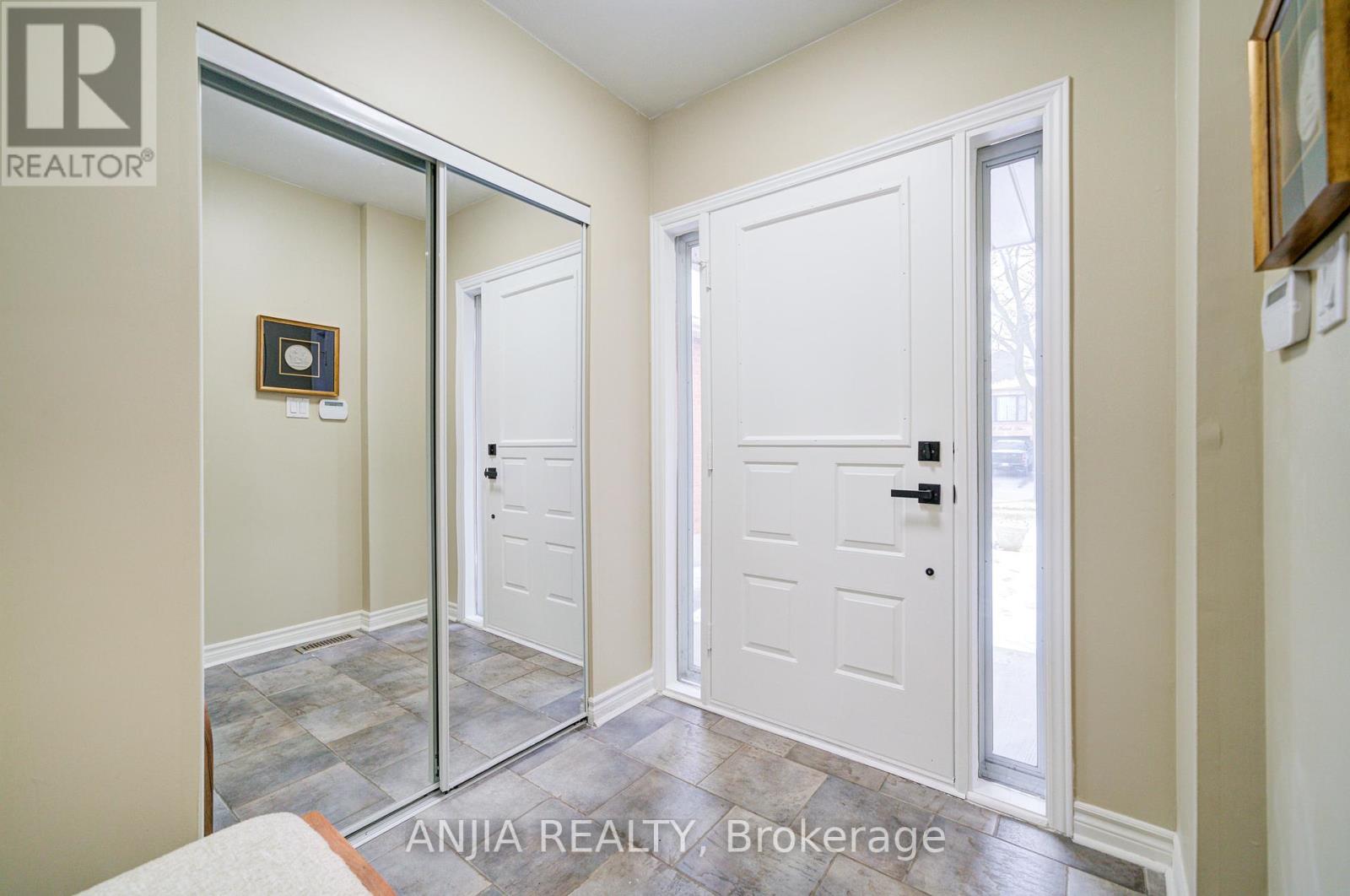 117 Redondo Drive, Vaughan (Beverley Glen), Ontario  L4J 7S6 - Photo 3 - N12216116