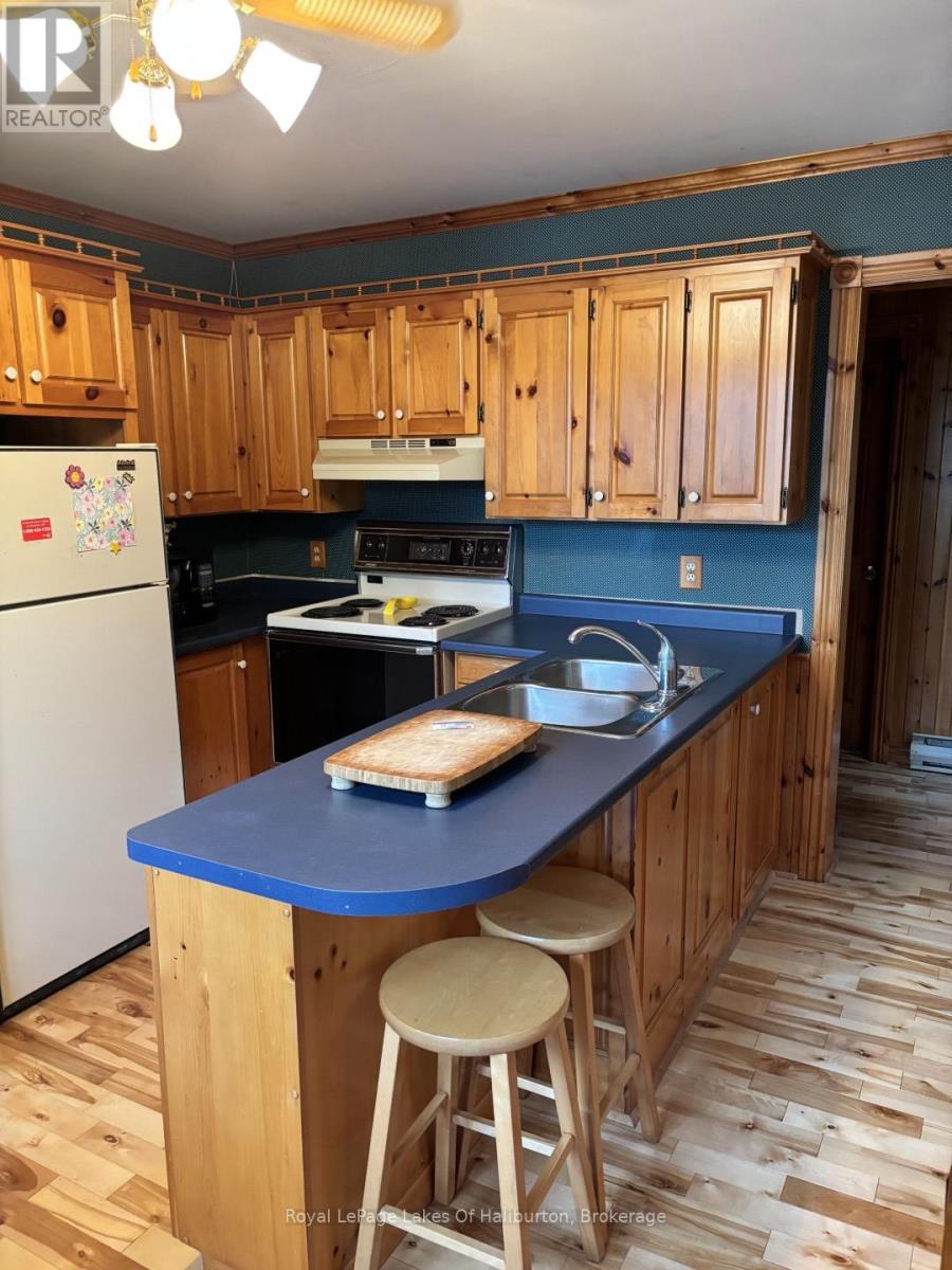 1248 Portage Road, Dysart Et Al, Ontario  K0M 1S0 - Photo 14 - X12215977
