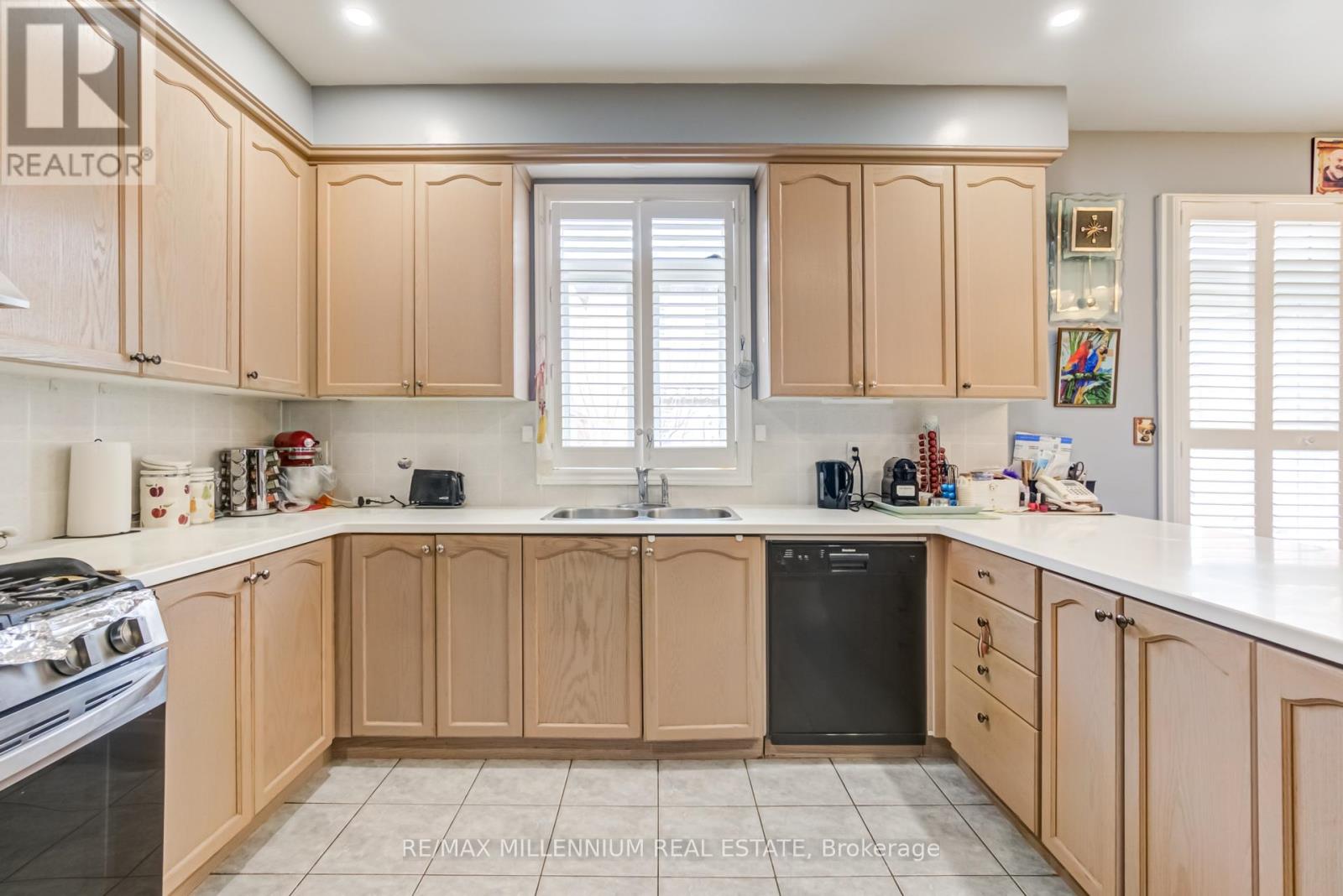 76 Vellore Avenue, Vaughan (Vellore Village), Ontario  L4H 2W7 - Photo 16 - N12216070