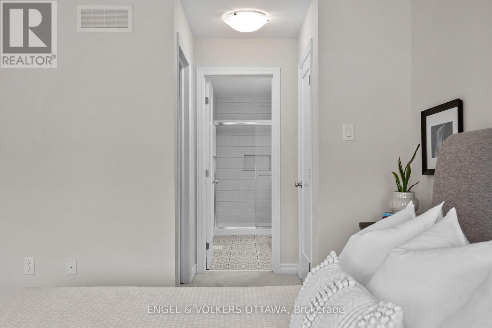 523 Manhattan Court, Russell, Ontario  K4R 0G1 - Photo 33 - X12215981