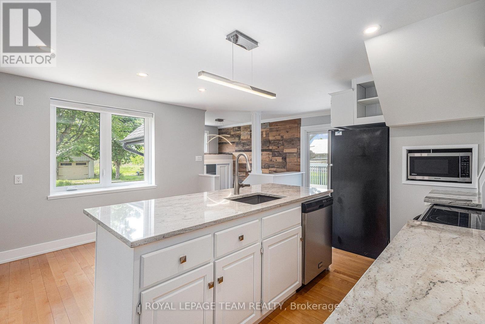 3455 Donnelly Drive, Ottawa, Ontario  K0G 1J0 - Photo 11 - X12215915