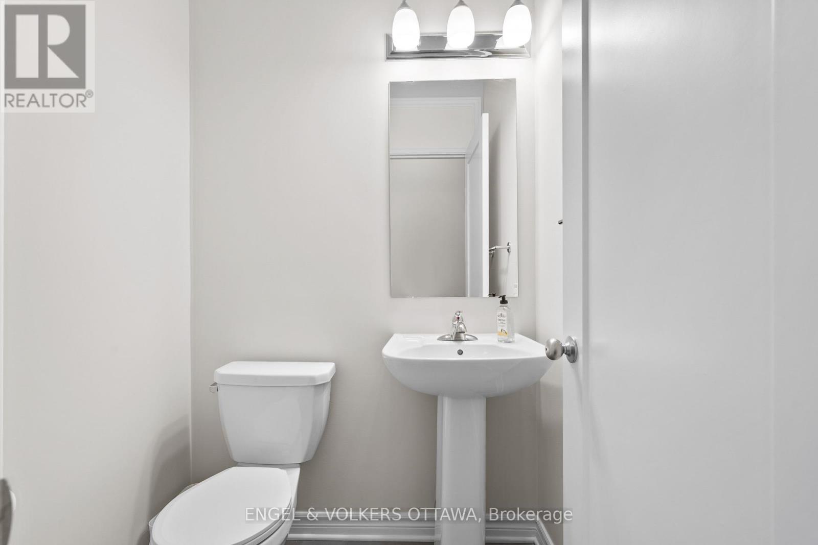 523 Manhattan Court, Russell, Ontario  K4R 0G1 - Photo 27 - X12215981