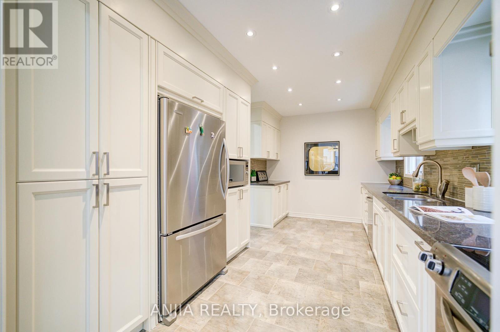 117 Redondo Drive, Vaughan (Beverley Glen), Ontario  L4J 7S6 - Photo 9 - N12216116