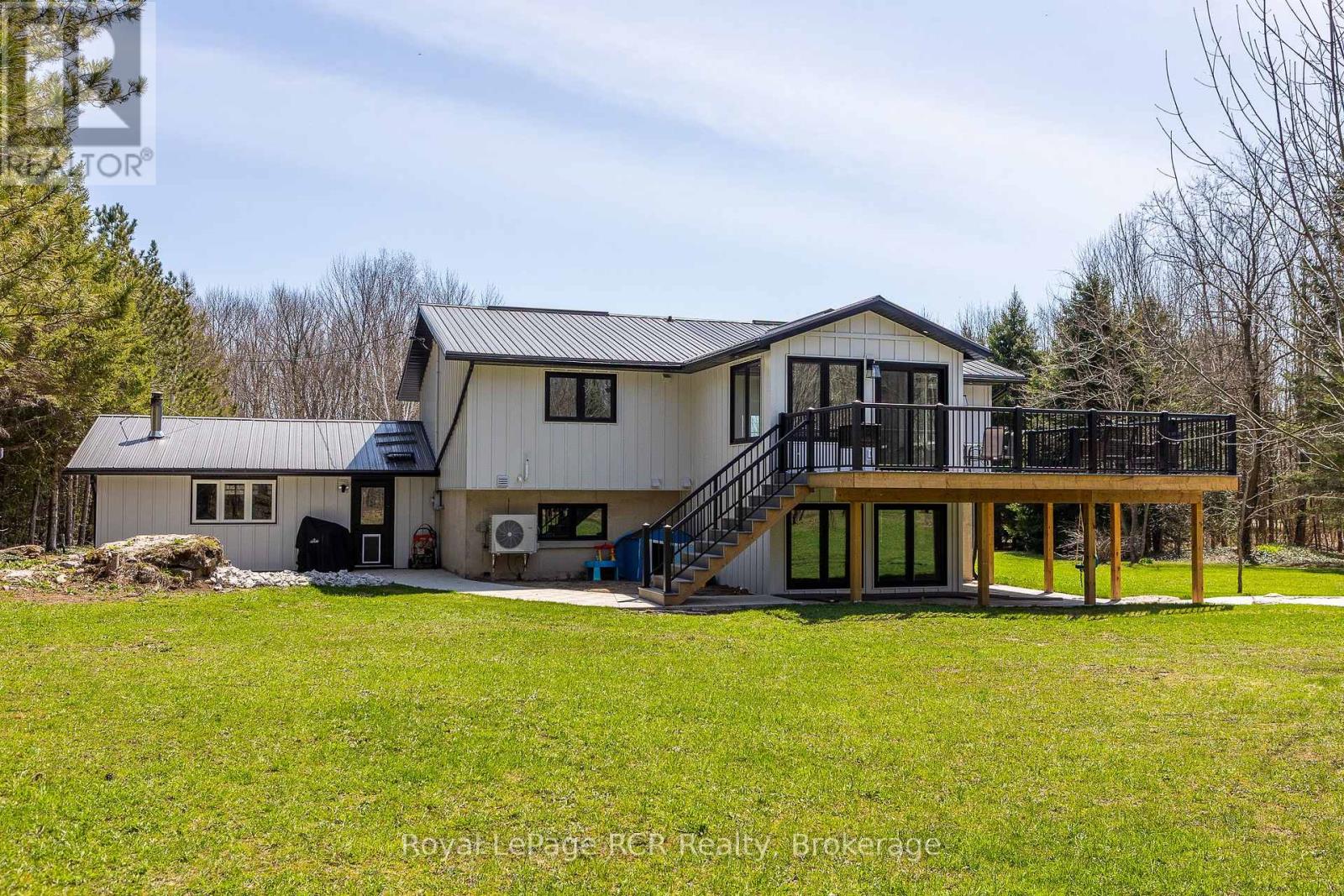 126 West Street, Georgian Bluffs, Ontario  N4K 5N7 - Photo 4 - X12215955