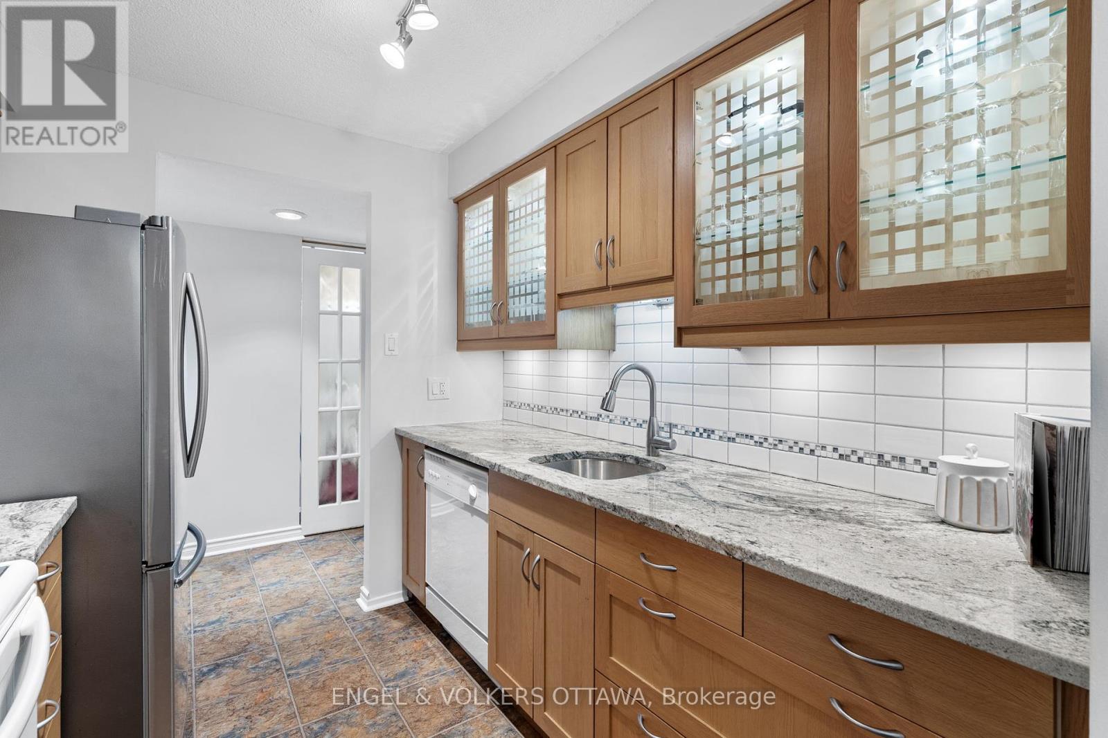 406 - 470 Laurier Avenue W, Ottawa, Ontario  K1R 7W9 - Photo 14 - X12216043