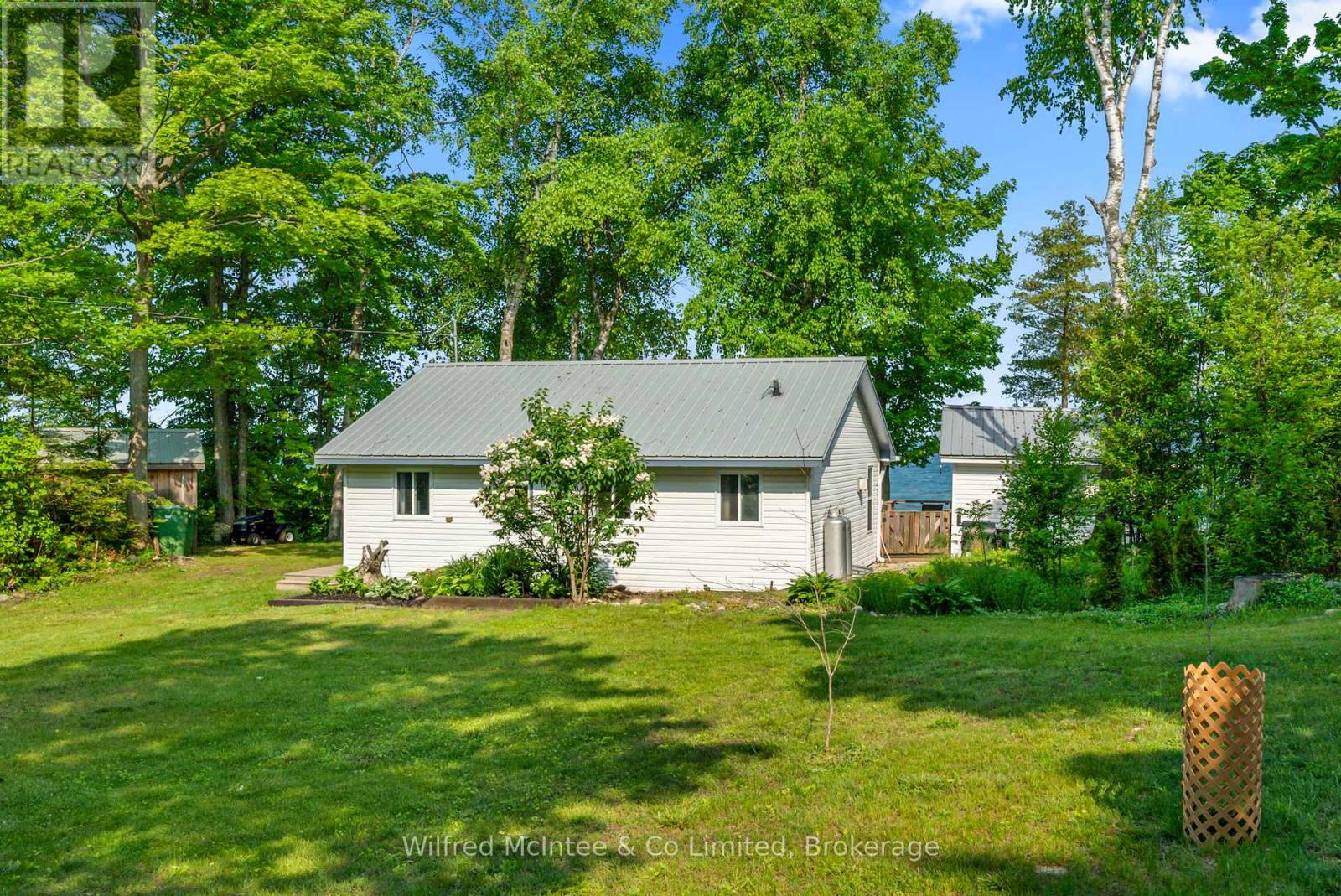 415 Bruce Road 13, Native Leased Lands, Ontario  N0H 2L0 - Photo 8 - X12216030