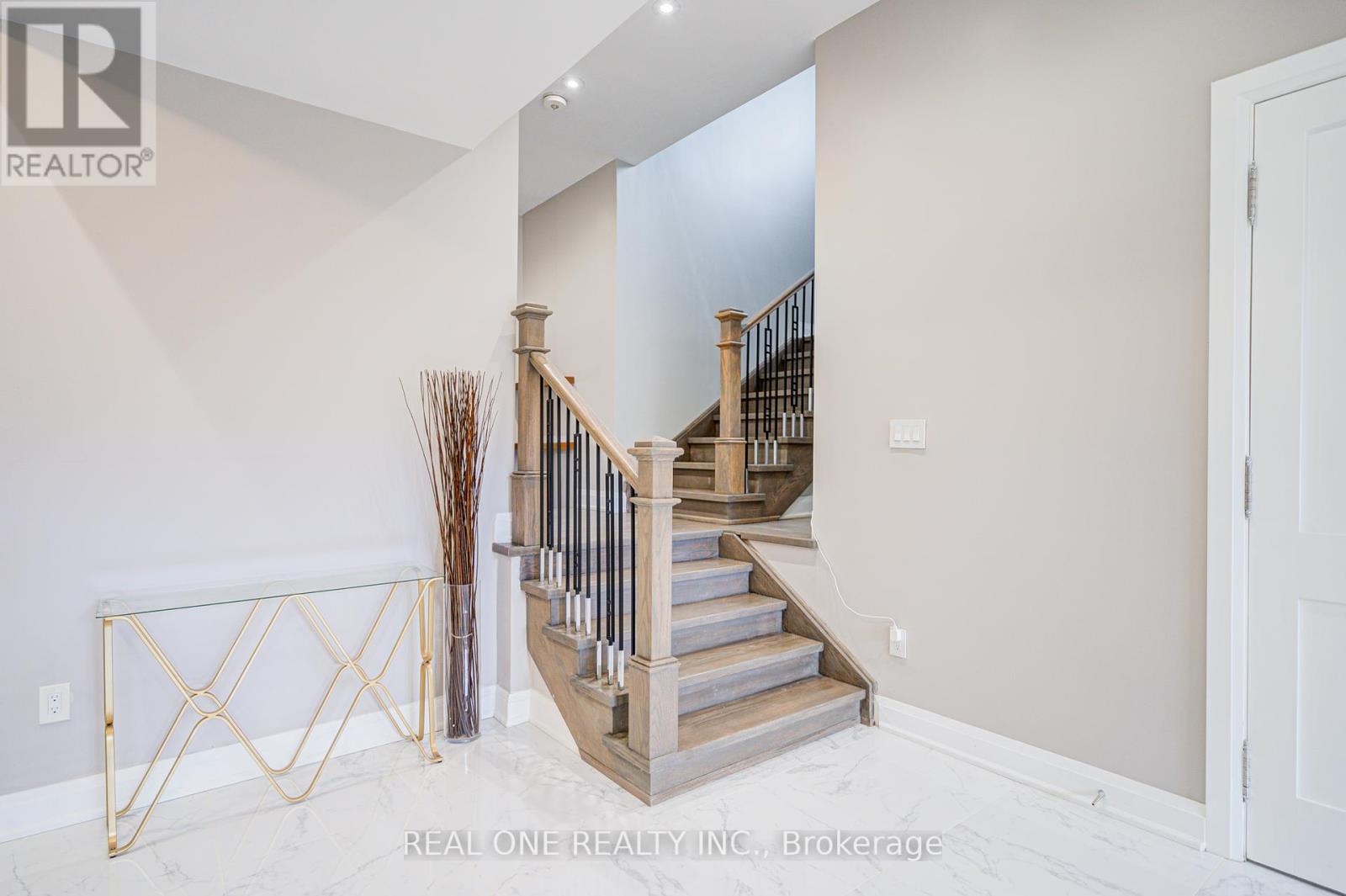 158 Waterloo Avenue, Toronto, Ontario  M3H 3Z1 - Photo 42 - C12209451