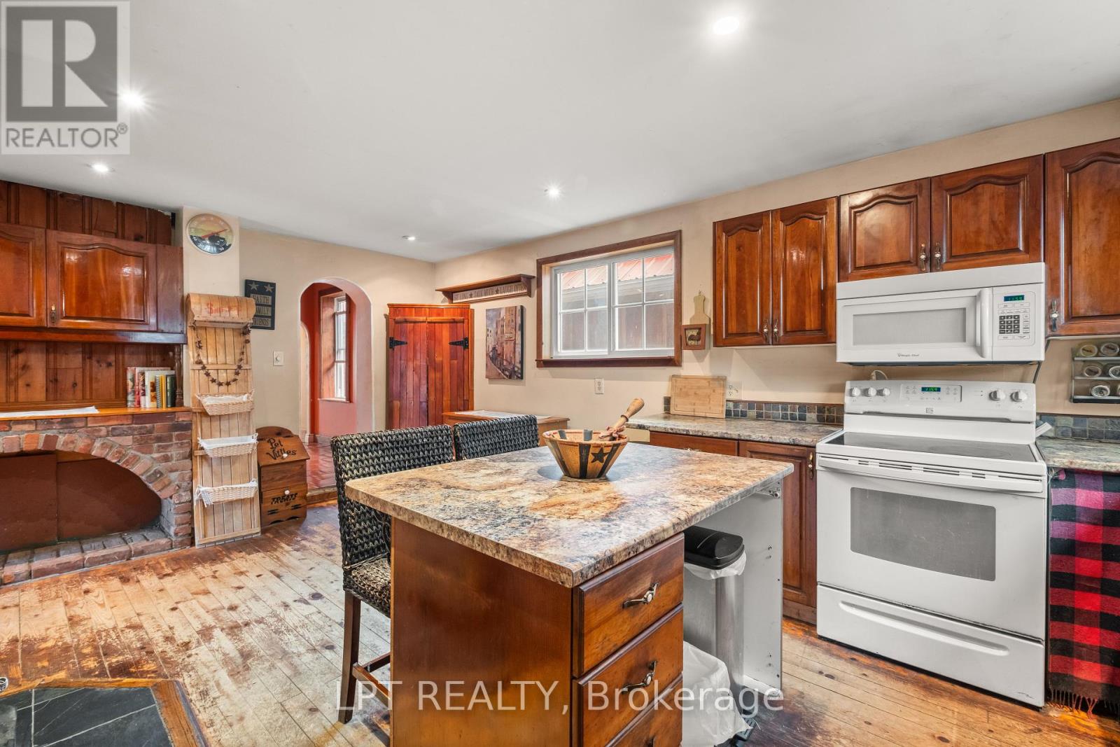 277 Brock Street, Gananoque, Ontario  K7G 1K5 - Photo 20 - X12216068