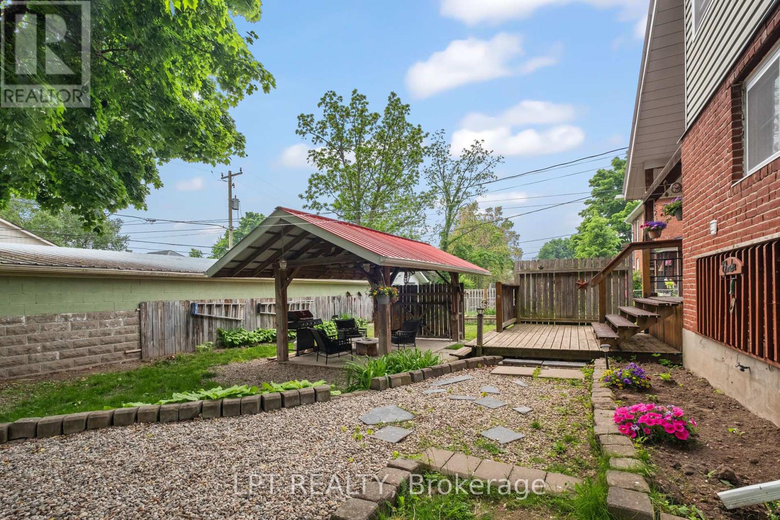 277 Brock Street, Gananoque, Ontario  K7G 1K5 - Photo 8 - X12216068
