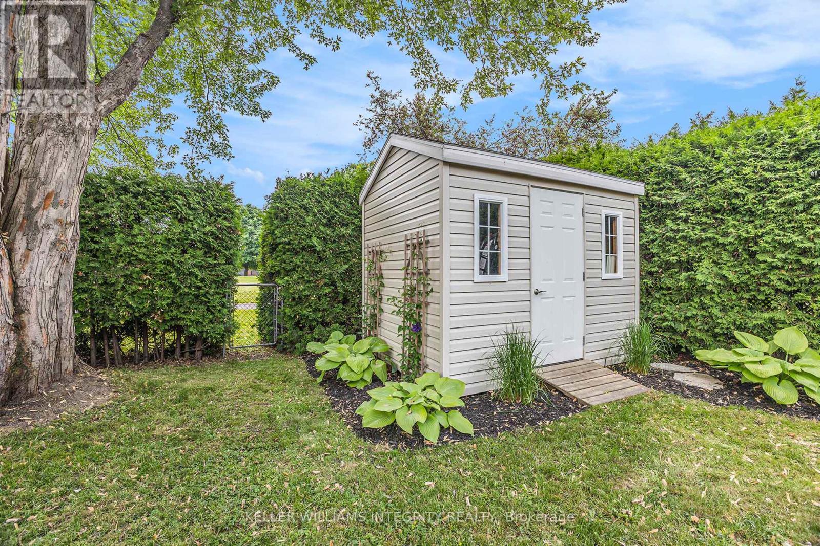 6 Barra Avenue, Ottawa, Ontario  K2L 2R8 - Photo 30 - X12216160