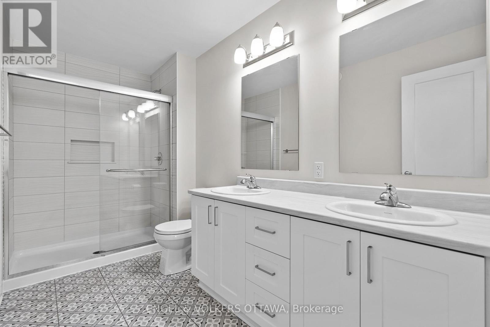 523 Manhattan Court, Russell, Ontario  K4R 0G1 - Photo 34 - X12215981