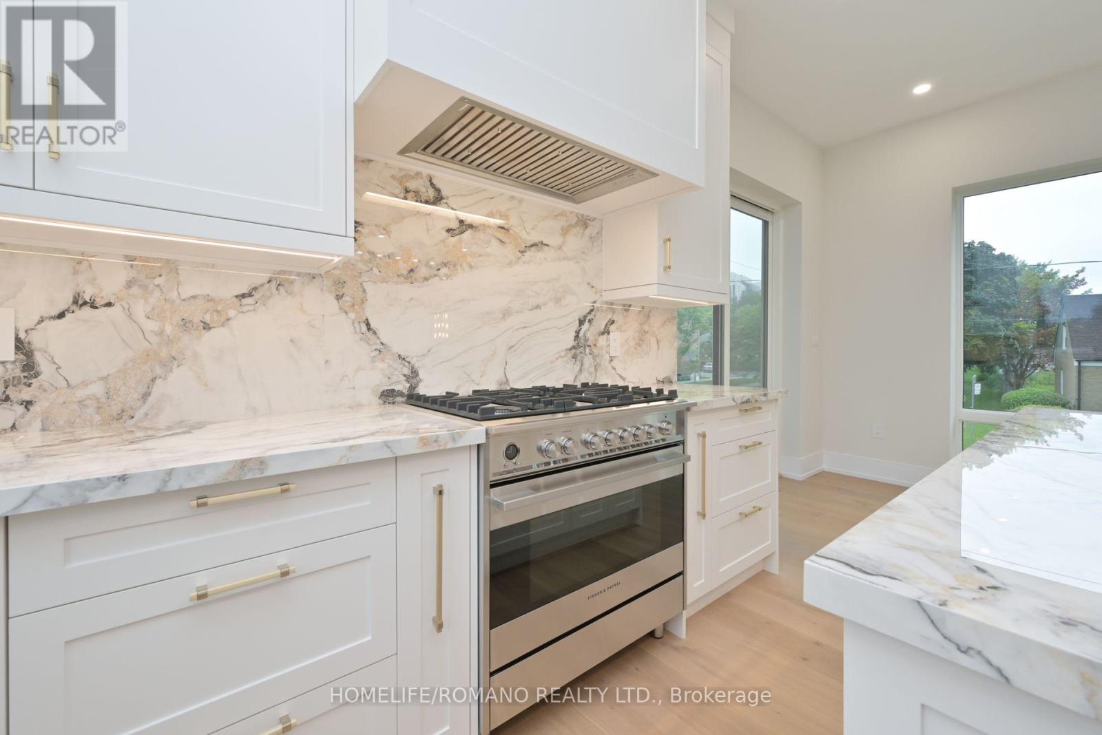 19 King High Avenue, Toronto (Clanton Park), Ontario  M3H 3A8 - Photo 12 - C12216051