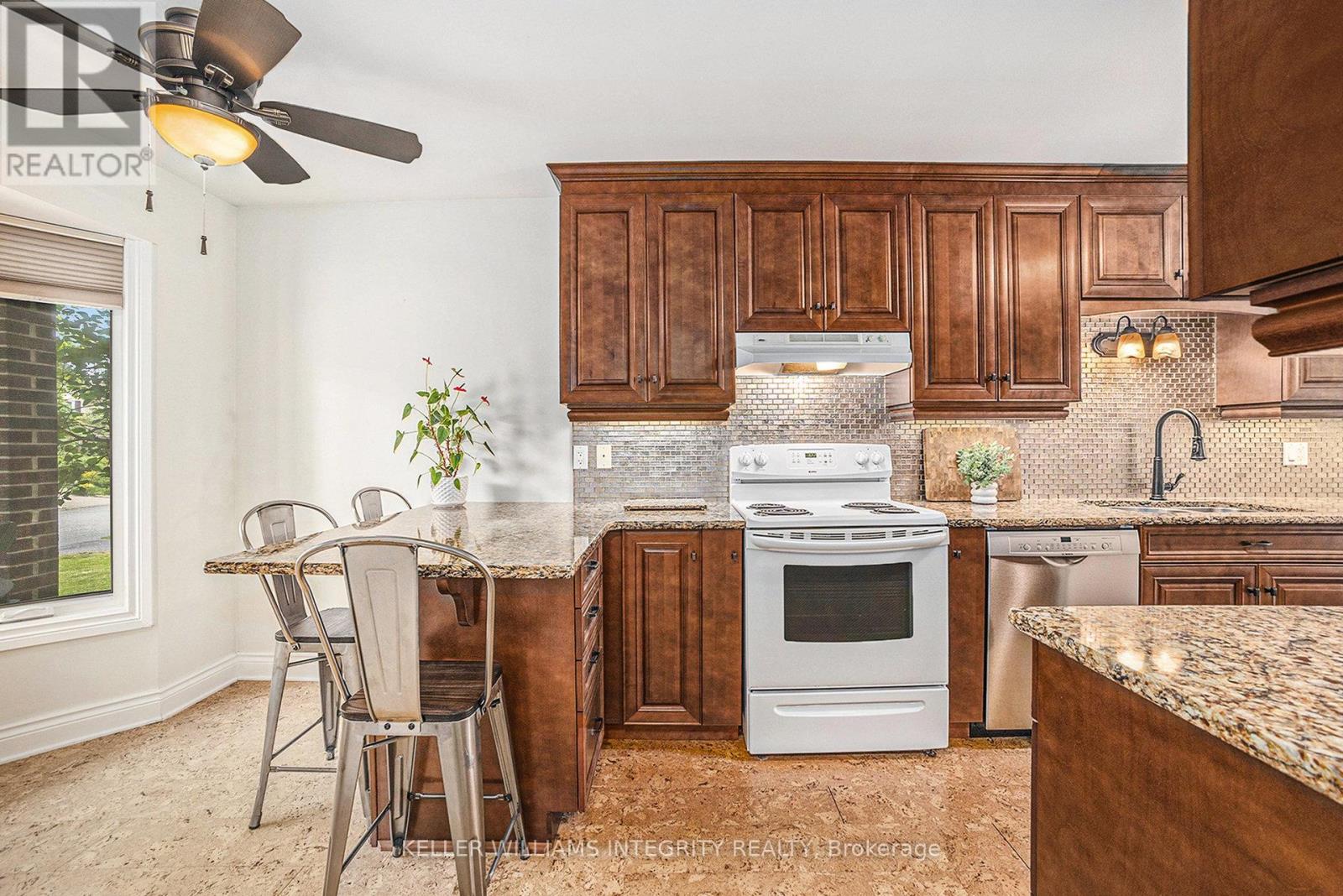 6 Barra Avenue, Ottawa, Ontario  K2L 2R8 - Photo 5 - X12216160
