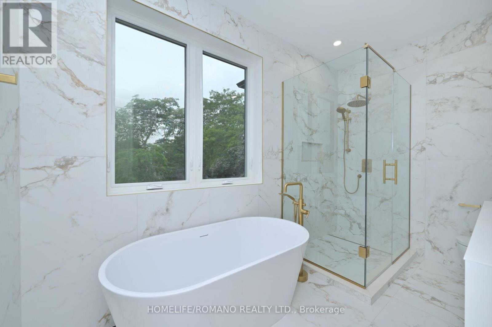 19 King High Avenue, Toronto (Clanton Park), Ontario  M3H 3A8 - Photo 21 - C12216051