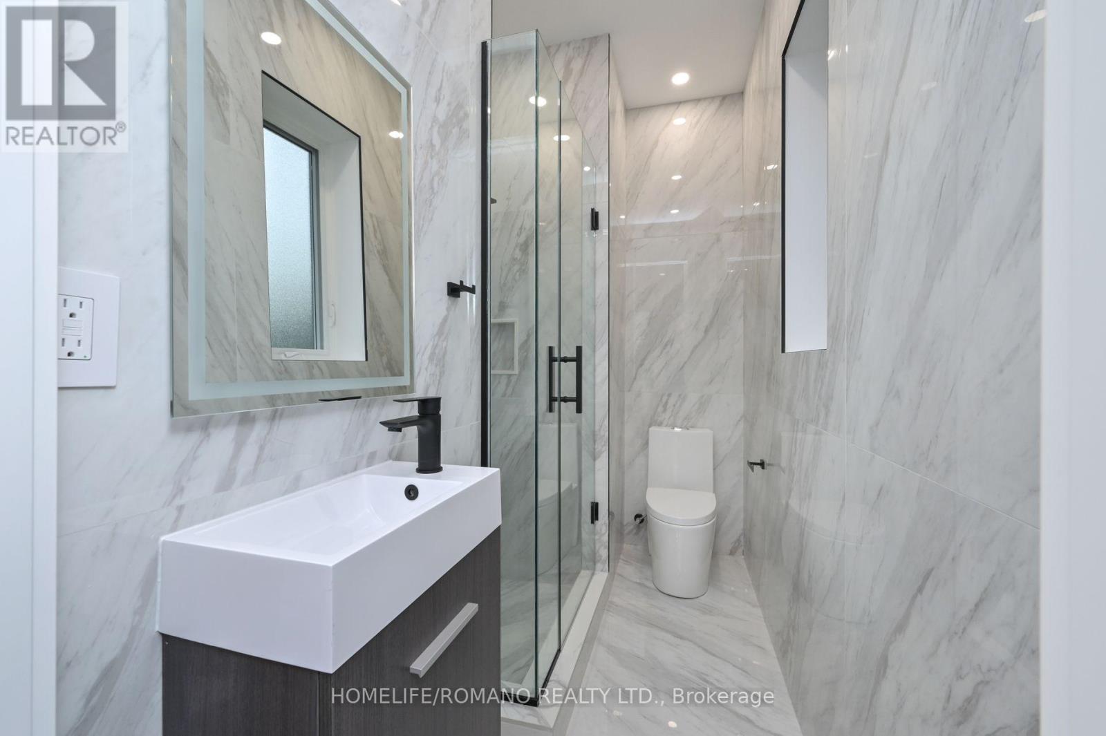 19 King High Avenue, Toronto (Clanton Park), Ontario  M3H 3A8 - Photo 26 - C12216051