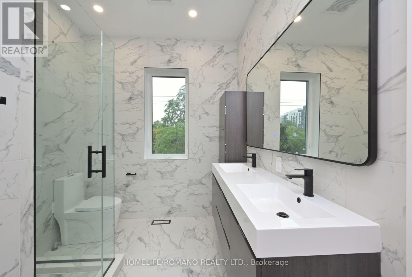 19 King High Avenue, Toronto (Clanton Park), Ontario  M3H 3A8 - Photo 28 - C12216051