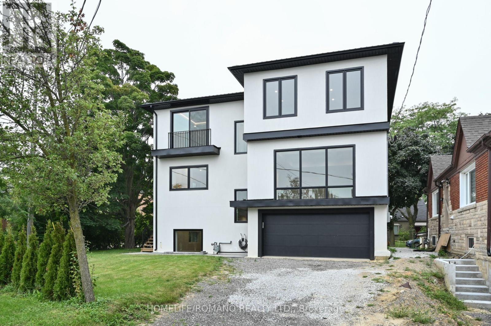 19 King High Avenue, Toronto (Clanton Park), Ontario  M3H 3A8 - Photo 38 - C12216051