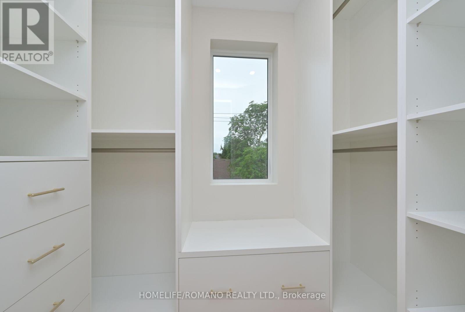 19 King High Avenue, Toronto (Clanton Park), Ontario  M3H 3A8 - Photo 23 - C12216051