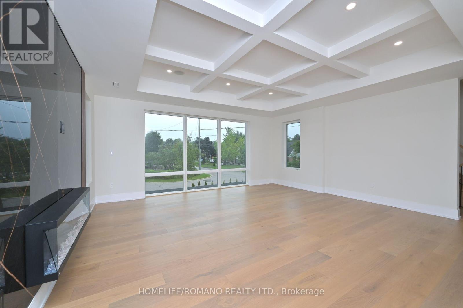 19 King High Avenue, Toronto (Clanton Park), Ontario  M3H 3A8 - Photo 15 - C12216051