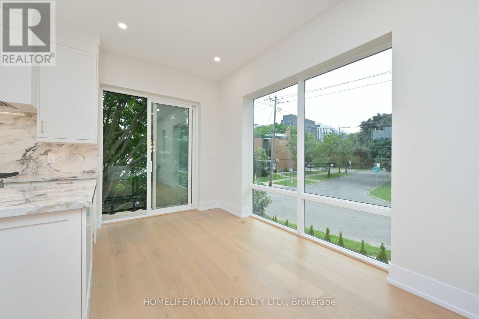 19 King High Avenue, Toronto (Clanton Park), Ontario  M3H 3A8 - Photo 13 - C12216051