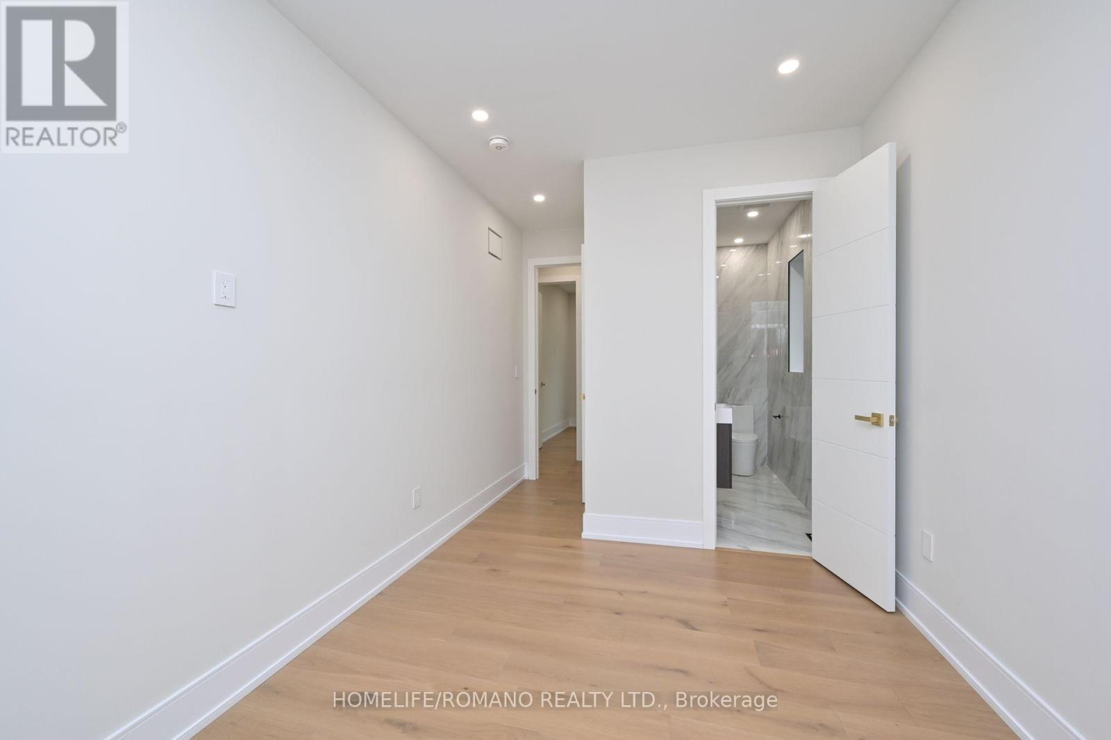 19 King High Avenue, Toronto (Clanton Park), Ontario  M3H 3A8 - Photo 25 - C12216051