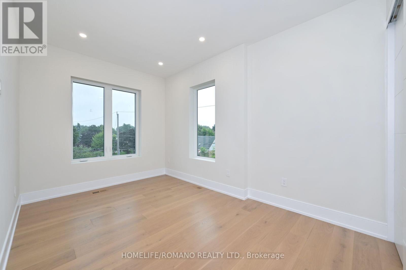 19 King High Avenue, Toronto (Clanton Park), Ontario  M3H 3A8 - Photo 30 - C12216051