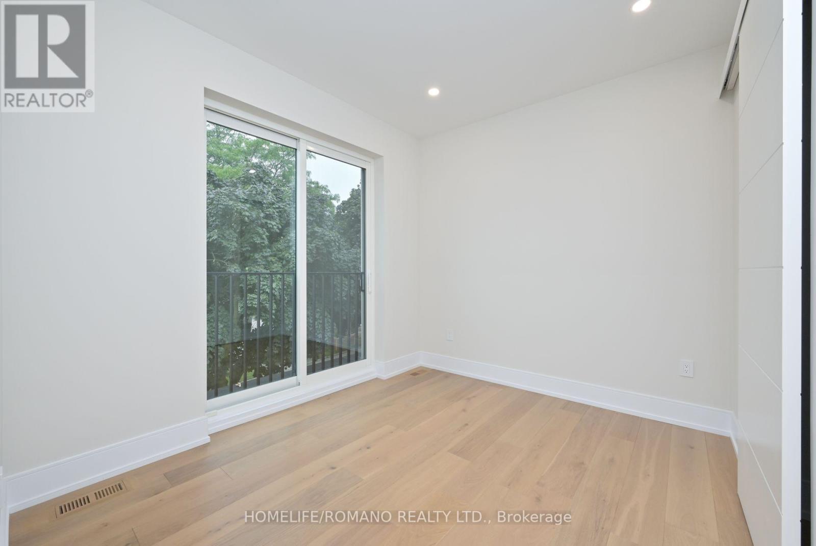 19 King High Avenue, Toronto (Clanton Park), Ontario  M3H 3A8 - Photo 27 - C12216051