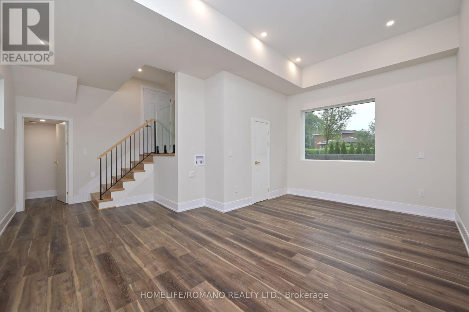 19 King High Avenue, Toronto (Clanton Park), Ontario  M3H 3A8 - Photo 34 - C12216051