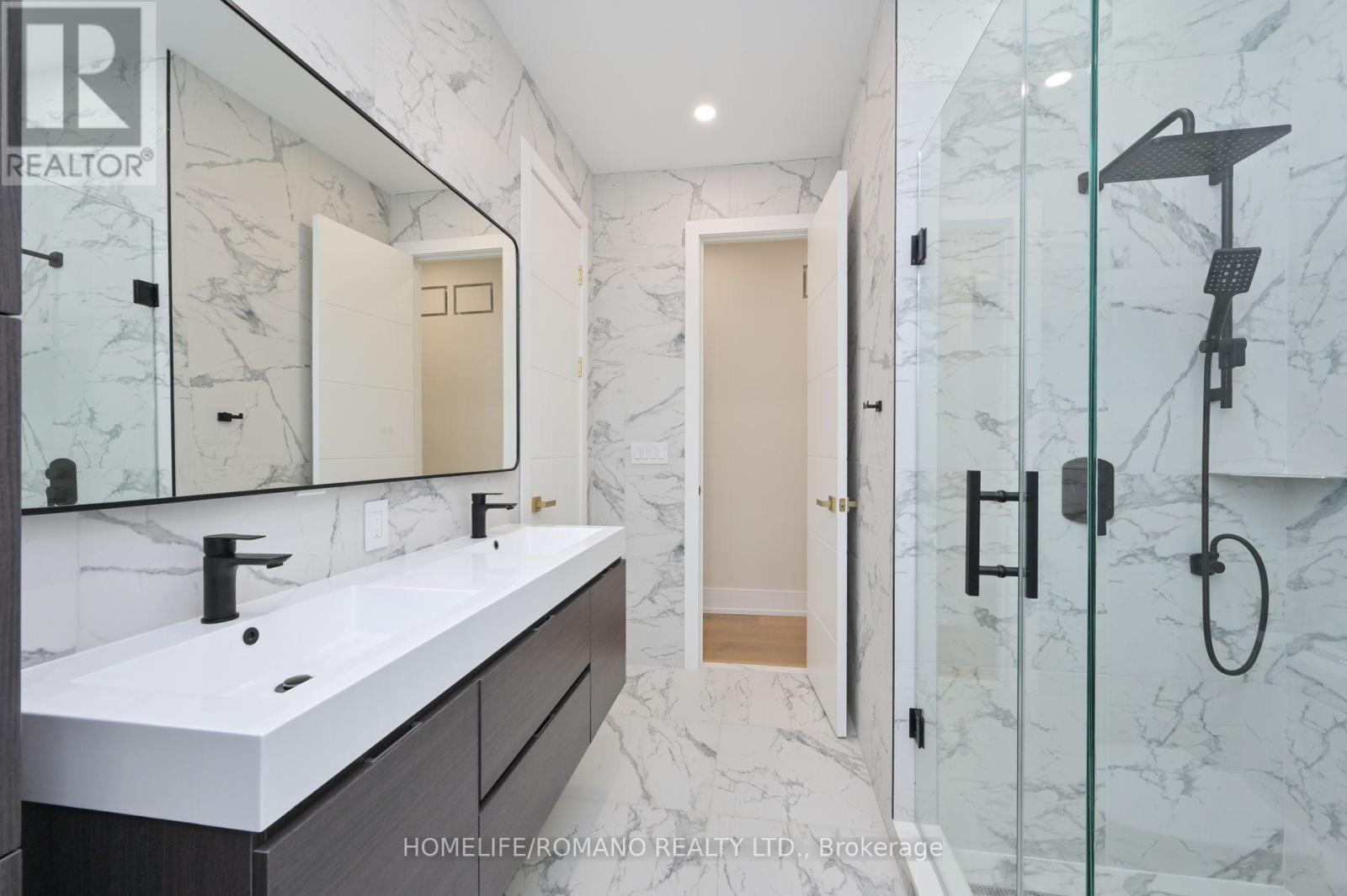 19 King High Avenue, Toronto (Clanton Park), Ontario  M3H 3A8 - Photo 29 - C12216051