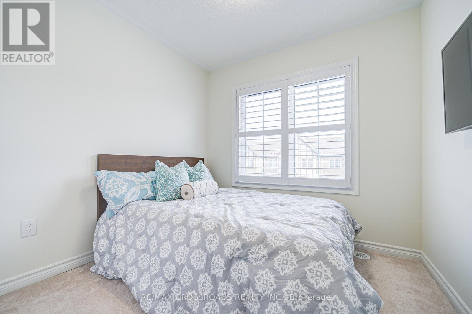 13 Goldeye Street, Whitby, Ontario  L1P 0E5 - Photo 12 - E12210366