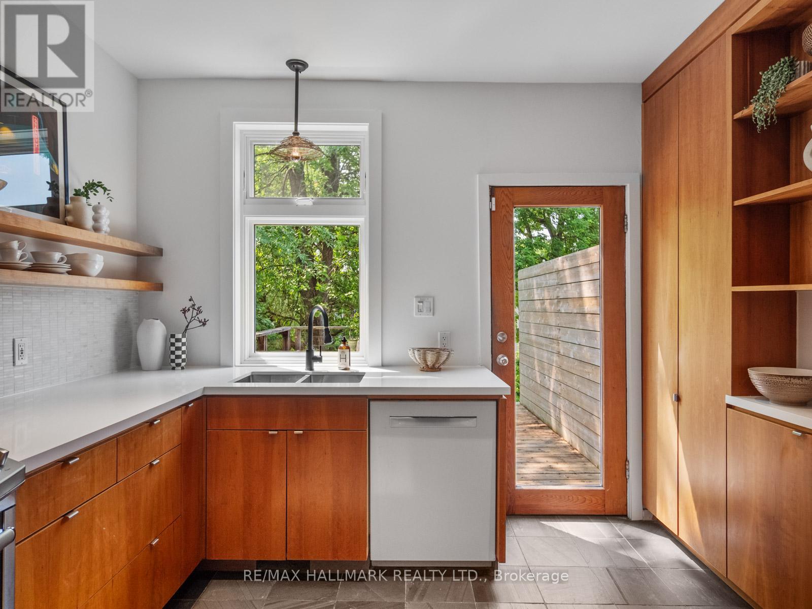 275 Withrow Avenue, Toronto (Blake-Jones), Ontario  M4J 1B6 - Photo 14 - E12216060