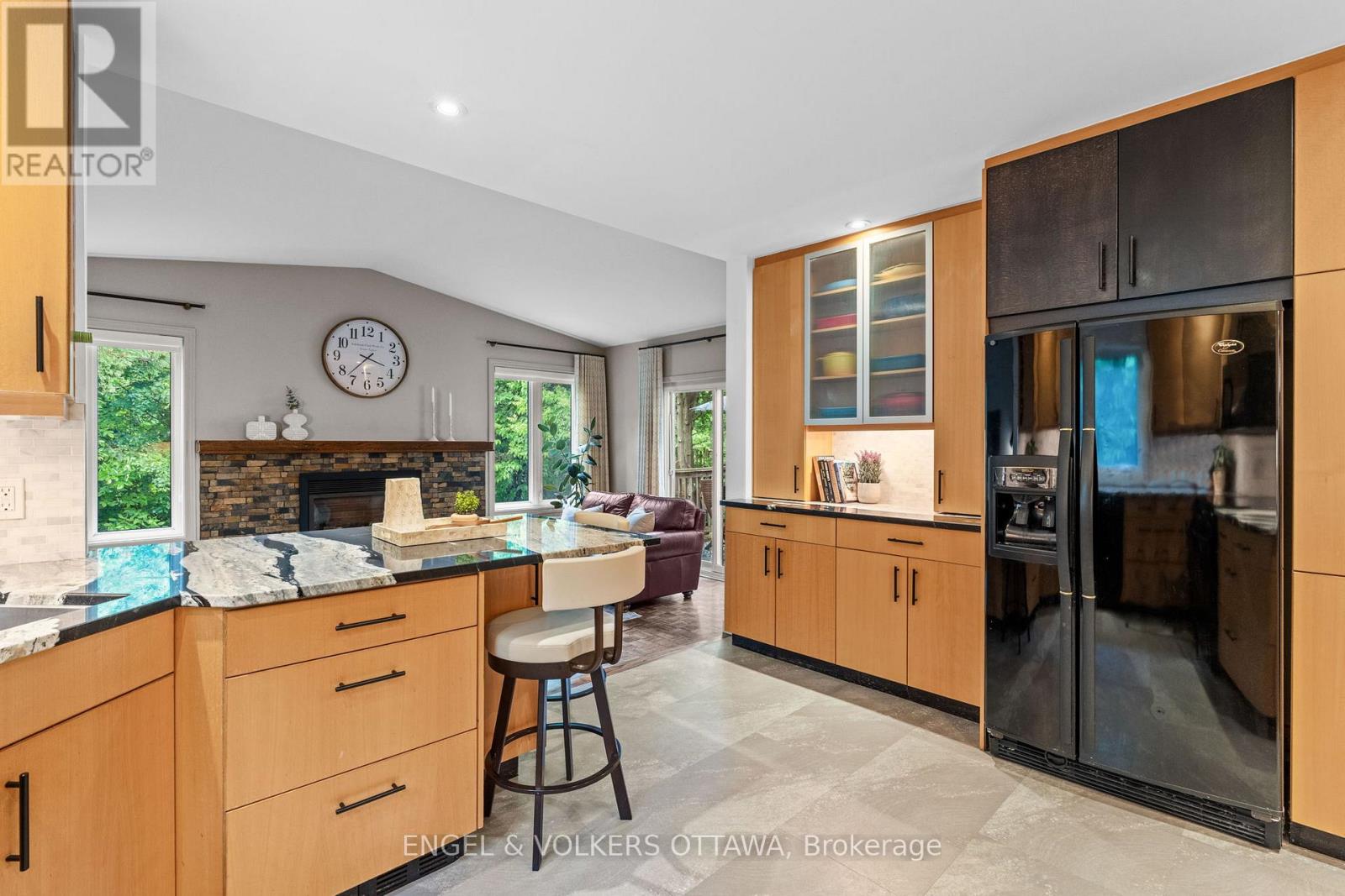 12 Hackett Street, Ottawa, Ontario  K1V 0P8 - Photo 10 - X12216424
