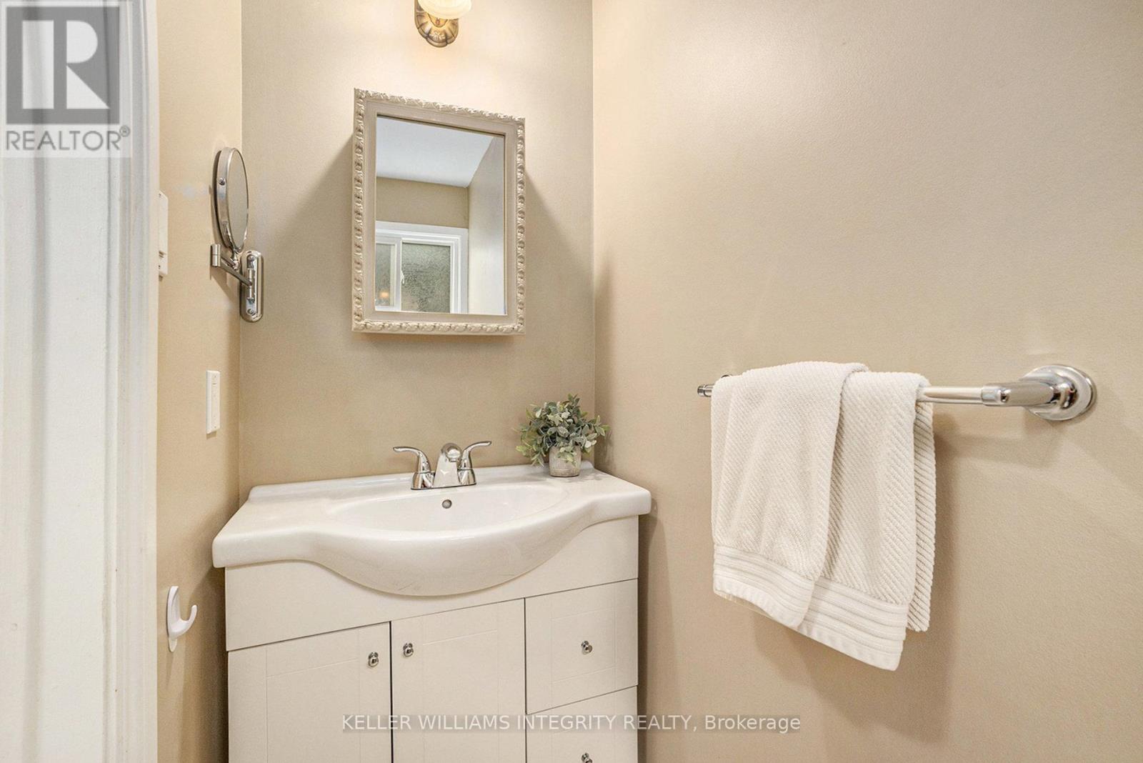 6 Barra Avenue, Ottawa, Ontario  K2L 2R8 - Photo 15 - X12216160
