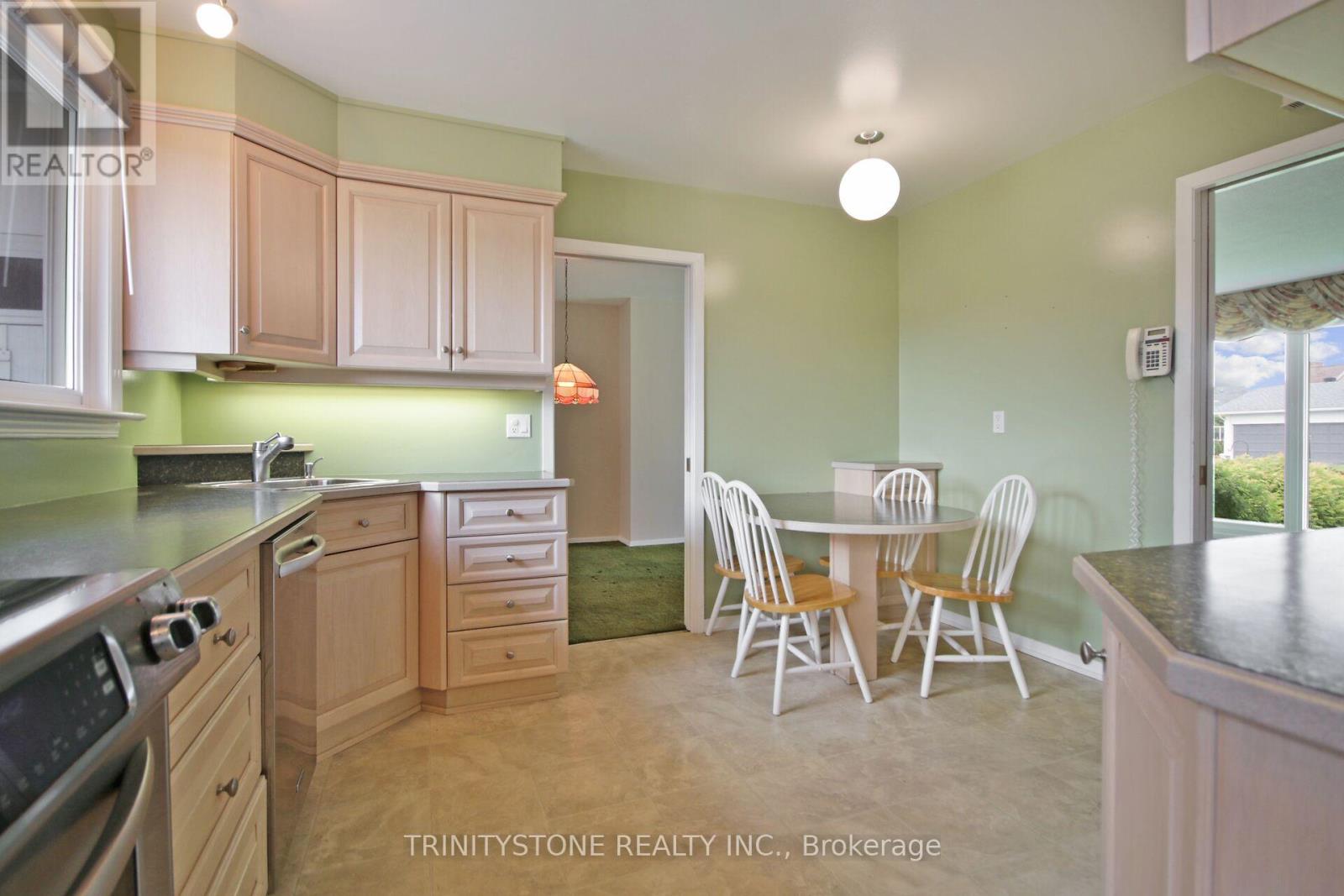 18 Charing Road, Ottawa, Ontario  K2G 0Z5 - Photo 15 - X12216435