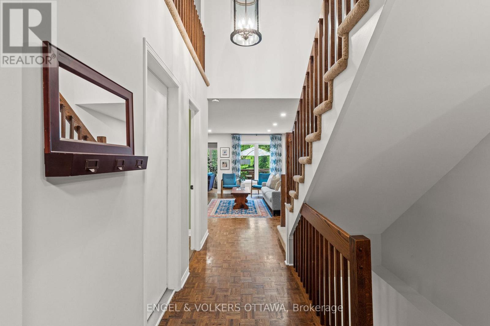 12 Hackett Street, Ottawa, Ontario  K1V 0P8 - Photo 3 - X12216424