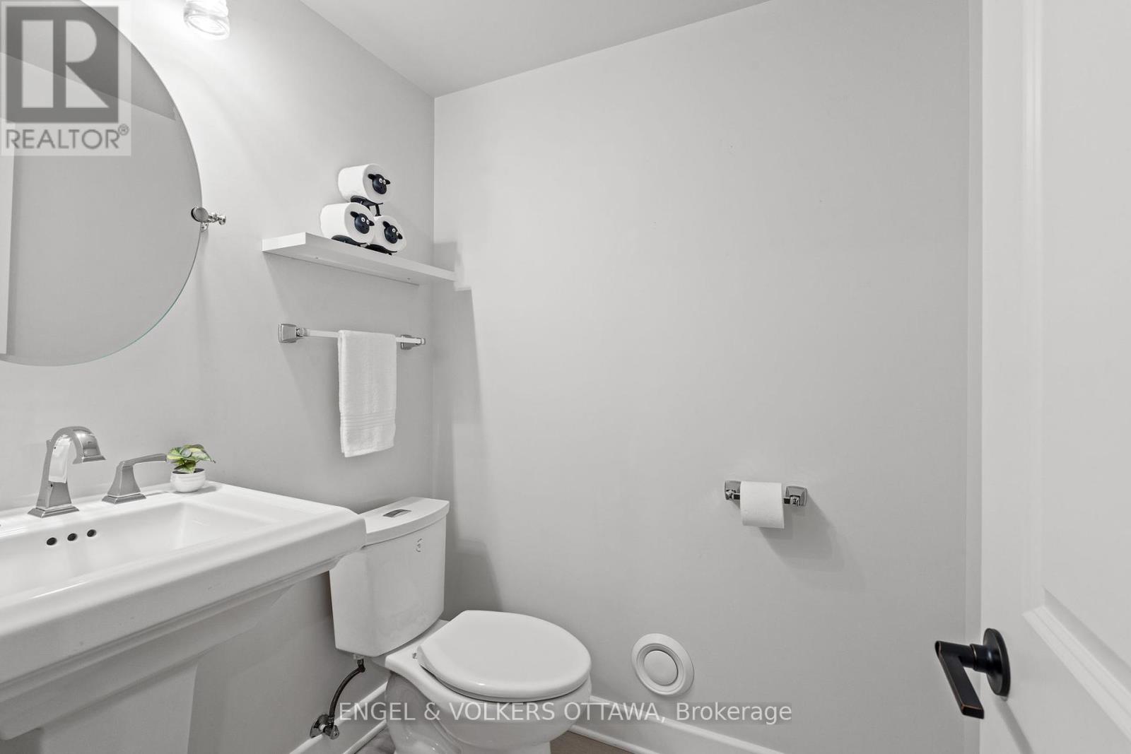 12 Hackett Street, Ottawa, Ontario  K1V 0P8 - Photo 30 - X12216424